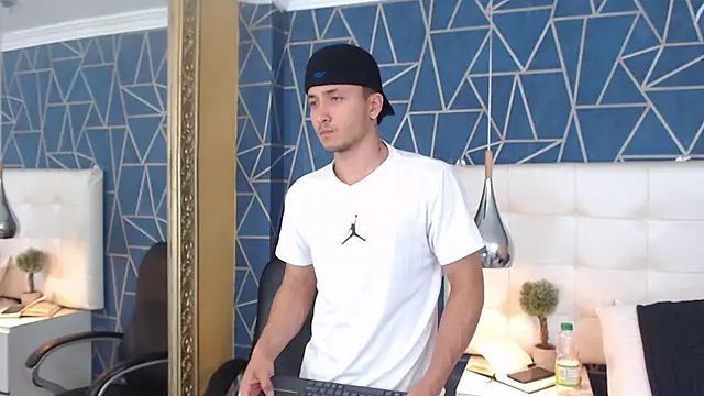 Snapshot of BrandonColee chatting on February 2025 03:32:01 PM BrandonColee online show from February 2025 03:32:01 PM