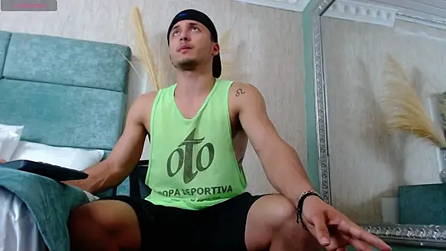 Snapshot of BrandonColee chatting on February 2025 07:02:02 PM BrandonColee online show from February 2025 07:02:02 PM