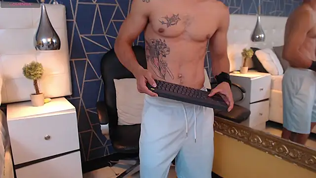 Snapshot of BrandonColee chatting on March 2025 03:18:02 PM BrandonColee online show from March 2025 03:18:02 PM