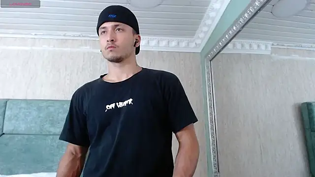 Snapshot of BrandonColee chatting on March 2025 07:12:01 PM BrandonColee online show from March 2025 07:12:01 PM