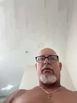 Snapshot of carlospingalinda chatting on February 2026 01:57:02 AM carlospingalinda online show from February 2026 01:57:02 AM