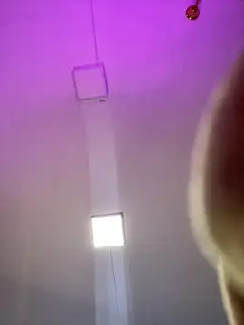 Aitana Hilton  online show from November 2025 11:54:01 AM