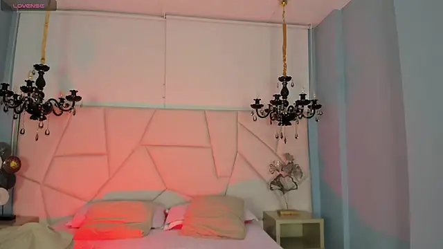 Aitana Hilton  online show from November 2025 11:54:02 AM