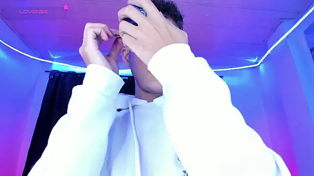 Ethan Boyy online show from April 2026 06:34:01 PM