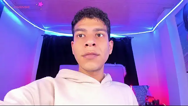 Snapshot of Ethan_Boyy chatting on May 2026 07:41:01 PM Ethan Boyy online show from May 2026 07:41:01 PM