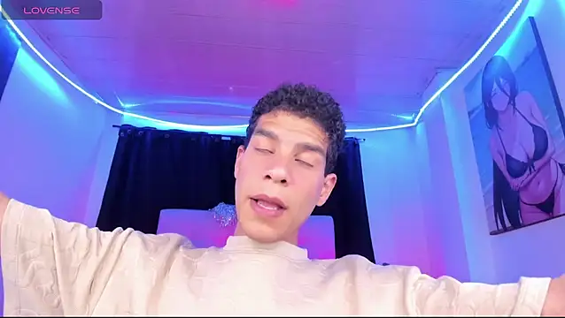 Snapshot of Ethan_Boyy chatting on May 2026 07:19:02 PM Ethan Boyy online show from May 2026 07:19:02 PM