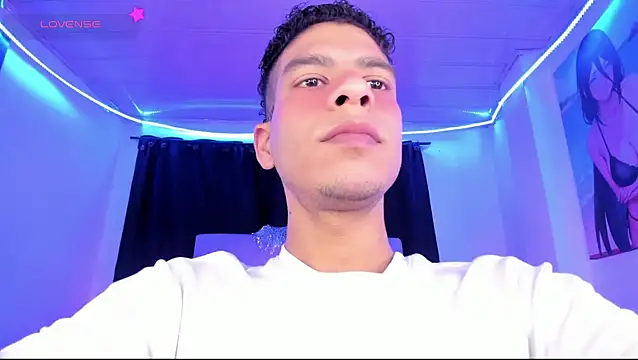 Snapshot of Ethan_Boyy chatting on May 2026 05:43:01 PM Ethan Boyy online show from May 2026 05:43:01 PM