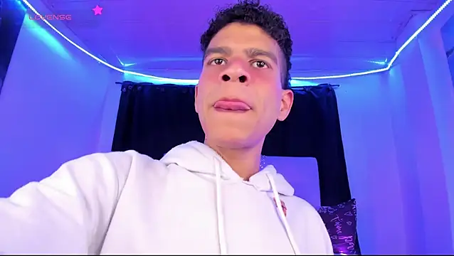 Snapshot of Ethan_Boyy chatting on June 2026 07:20:01 PM Ethan Boyy online show from June 2026 07:20:01 PM