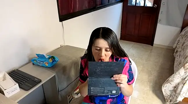 SexLaura  online show from February 2025 08:55:02 PM