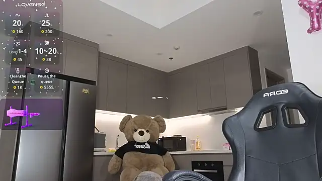 asianqueeny online show from October 2025 02:35:02 PM