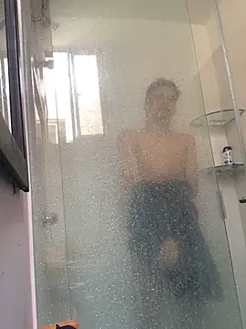 Latinos 2001 online show from November 2025 01:55:01 PM