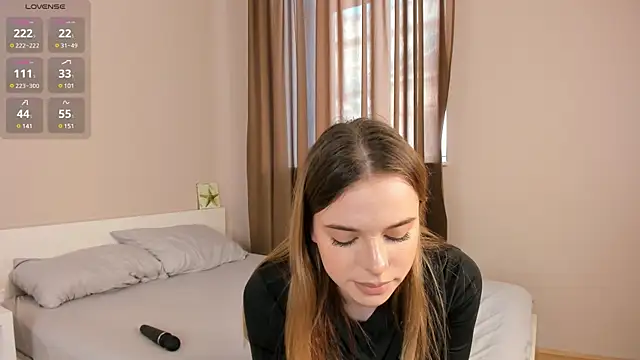 MonaClive online show from February 2025 10:29:02 AM