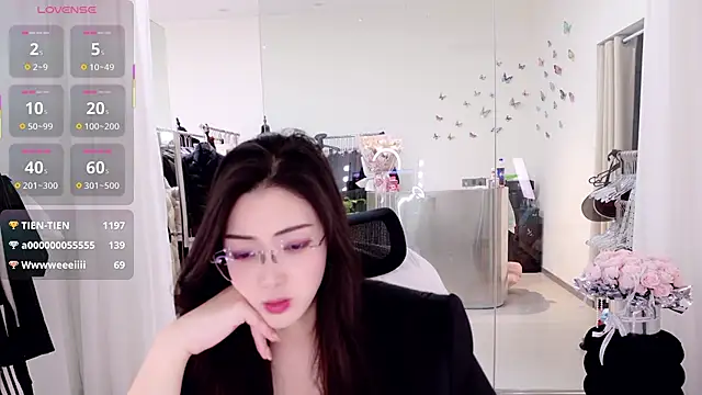 Snapshot of miaomiao-777 chatting on April 2026 02:27:02 AM miaomiao-777 online show from April 2026 02:27:02 AM