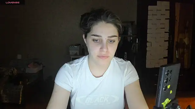 Snapshot of _Roselina_ chatting on July 2026 07:38:02 PM Roselina online show from July 2026 07:38:02 PM