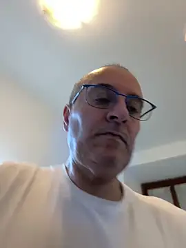 Snapshot of sempreilmio2 chatting on February 2025 07:05:02 PM sempreilmio2 online show from February 2025 07:05:02 PM