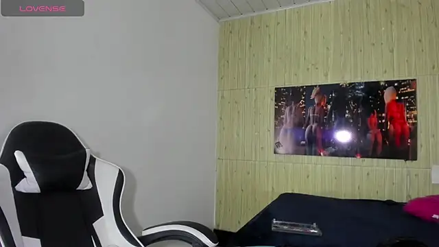 Snapshot of Miss_sparkle00 chatting on February 2026 08:01:02 PM Miss sparkle00 online show from February 2026 08:01:02 PM