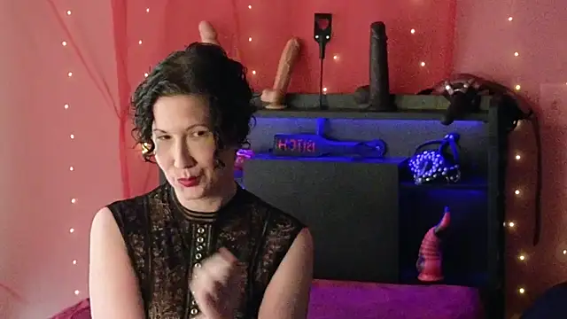Snapshot of MistressVeritasX chatting on May 2026 10:19:01 PM MistressVeritasX online show from May 2026 10:19:01 PM