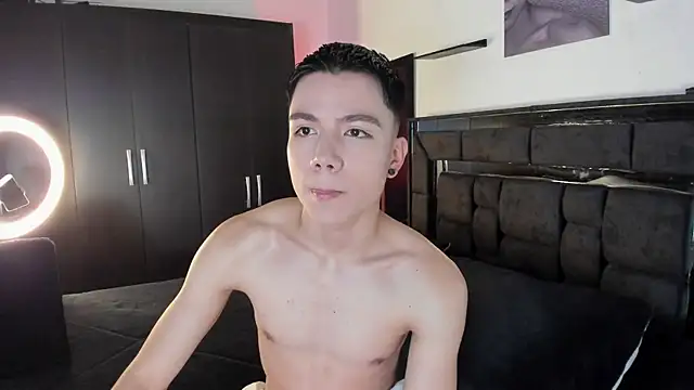 alanblack1 online show from January 2026 01:04:01 PM