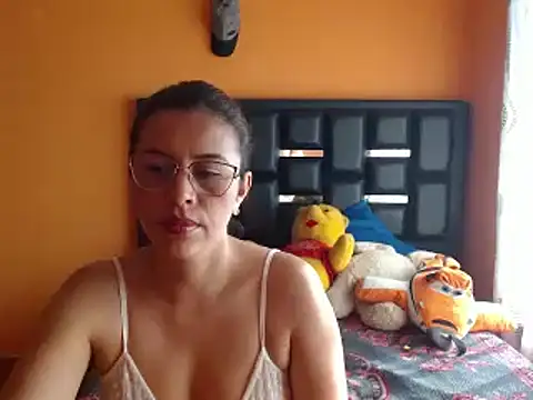 stefany7803 online show from January 2025 10:01:01 PM