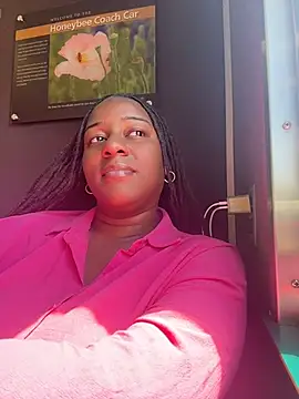 xoxoHotCoCo online show from April 2026 04:44:01 PM