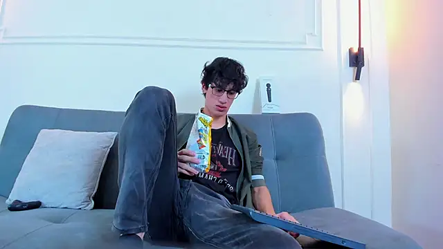 Cum hunters online show from February 2026 03:22:02 AM