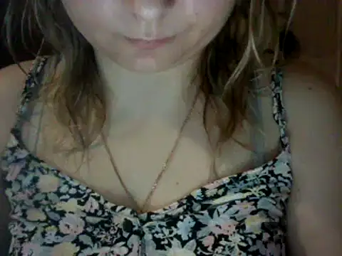 Snapshot of Allie_Janet chatting on January 2025 07:04:01 AM Allie Janet online show from January 2025 07:04:01 AM