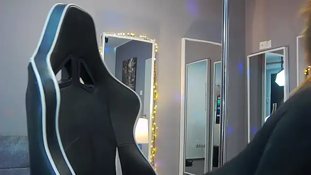 Eva Lovvia  online show from January 2025 06:14:01 PM