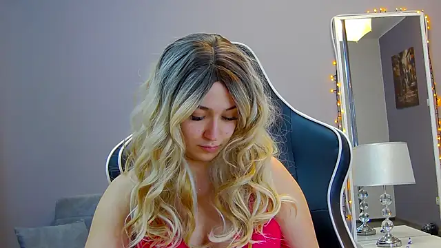 Eva Lovvia  online show from March 2025 07:39:01 PM