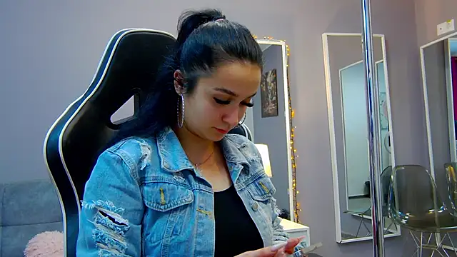 Eva Lovvia  online show from March 2025 07:01:02 PM