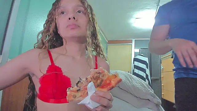 Snapshot of RagnarLothbrokXX chatting on March 2025 11:25:01 PM RagnarLothbrokXX online show from March 2025 11:25:01 PM