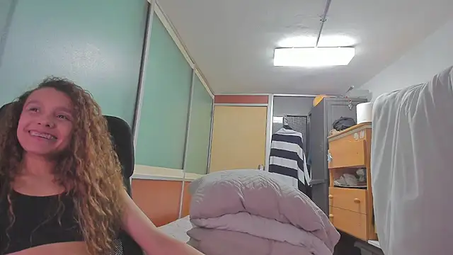 Snapshot of RagnarLothbrokXX chatting on March 2025 09:26:01 AM RagnarLothbrokXX online show from March 2025 09:26:01 AM