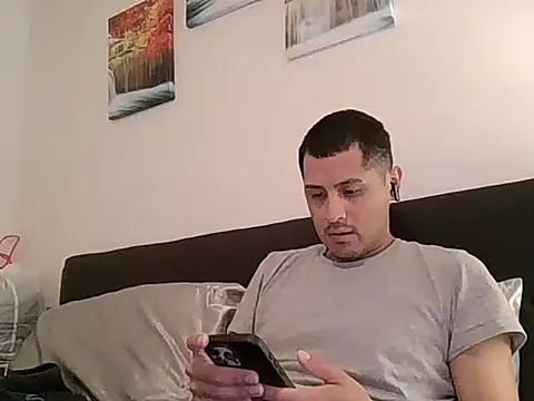 Snapshot of PerroDemonioHot chatting on April 2026 01:58:02 AM PerroDemonioHot online show from April 2026 01:58:02 AM