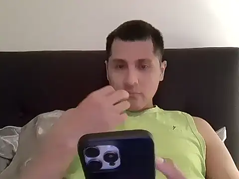 Snapshot of PerroDemonioHot chatting on April 2026 01:03:01 AM PerroDemonioHot online show from April 2026 01:03:01 AM