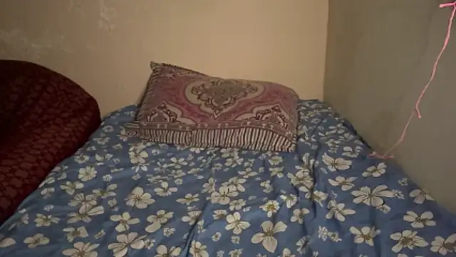 hot hunk boy online show from March 2026 06:47:02 PM