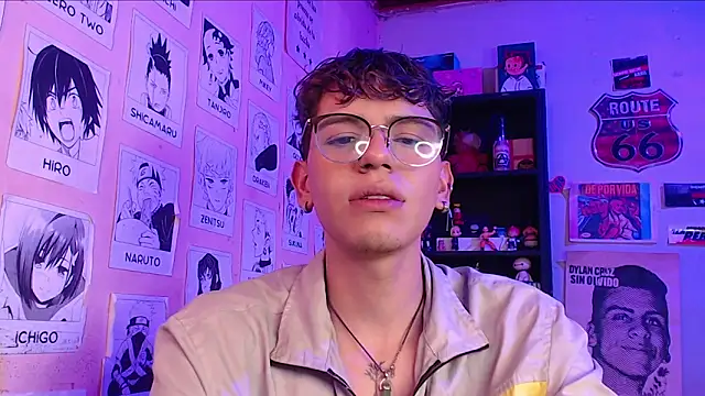 Snapshot of Mickey_Magic chatting on February 2025 06:24:01 PM Mickey Magic online show from February 2025 06:24:01 PM