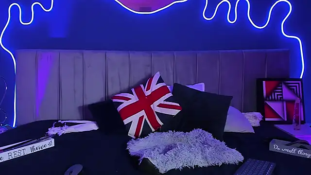 Snapshot of JeanneSabatier chatting on February 2026 08:13:02 AM JeanneSabatier online show from February 2026 08:13:02 AM