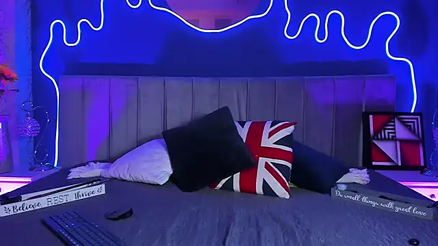 Snapshot of JeanneSabatier chatting on February 2026 07:52:02 PM JeanneSabatier online show from February 2026 07:52:02 PM