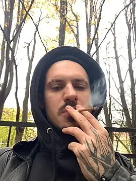 Snapshot of AssHunter4k chatting on October 2025 08:27:05 AM AssHunter4k online show from October 2025 08:27:05 AM