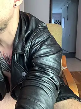 Snapshot of AssHunter4k chatting on November 2025 08:06:02 AM AssHunter4k online show from November 2025 08:06:02 AM