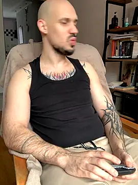 Snapshot of AssHunter4k chatting on December 2025 08:41:02 AM AssHunter4k online show from December 2025 08:41:02 AM