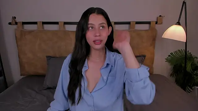 hannah brady online show from September 2025 10:35:02 PM