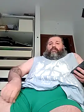 Snapshot of catullo14 chatting on May 2026 03:17:01 PM catullo14 online show from May 2026 03:17:01 PM