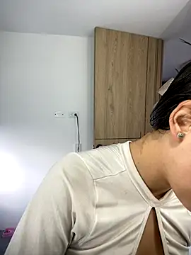 Sofia18 pinkk online show from November 2025 09:46:02 PM