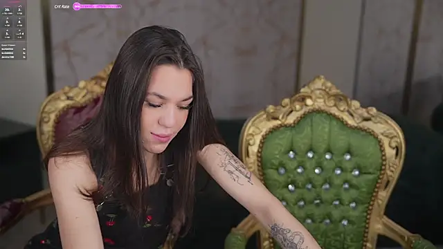 Snapshot of Roxi_Twix chatting on March 2025 11:36:02 AM Roxi Twix online show from March 2025 11:36:02 AM