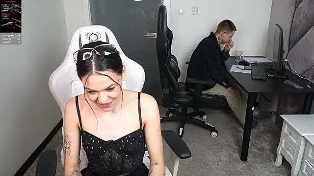 Snapshot of Roxi_Twix chatting on March 2025 10:26:01 PM Roxi Twix online show from March 2025 10:26:01 PM