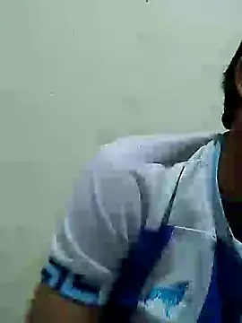 Snapshot of lukteu chatting on January 2025 03:04:02 AM lukteu online show from January 2025 03:04:02 AM