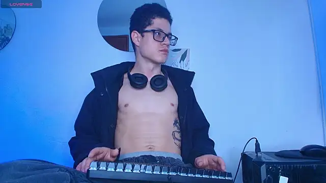 wolfandsky online show from March 2026 11:39:01 AM