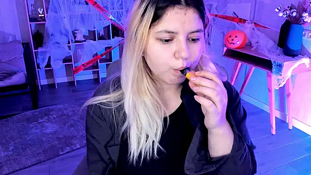 DiaAngell online show from November 2025 08:00:01 PM