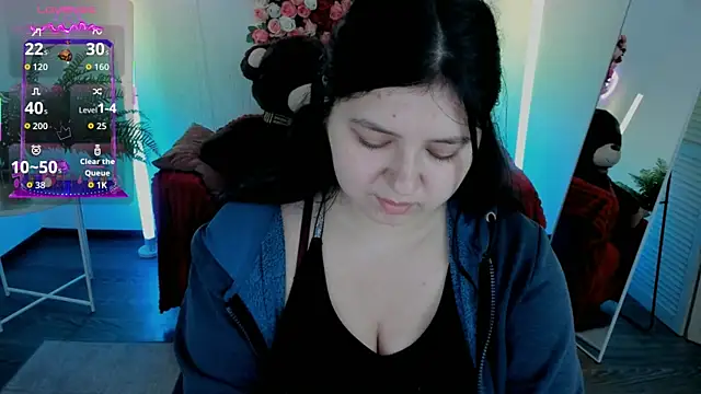 Snapshot of DiaAngell chatting on June 2026 01:36:02 AM DiaAngell online show from June 2026 01:36:02 AM