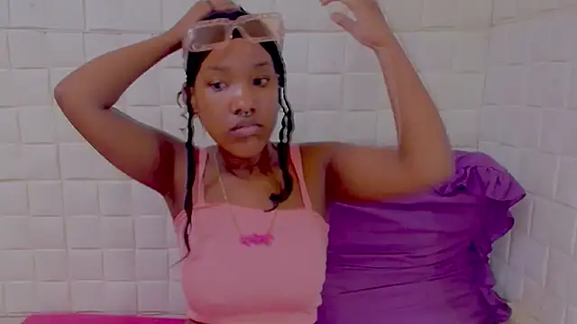 EroticSexyPrada online show from April 2026 06:36:02 PM